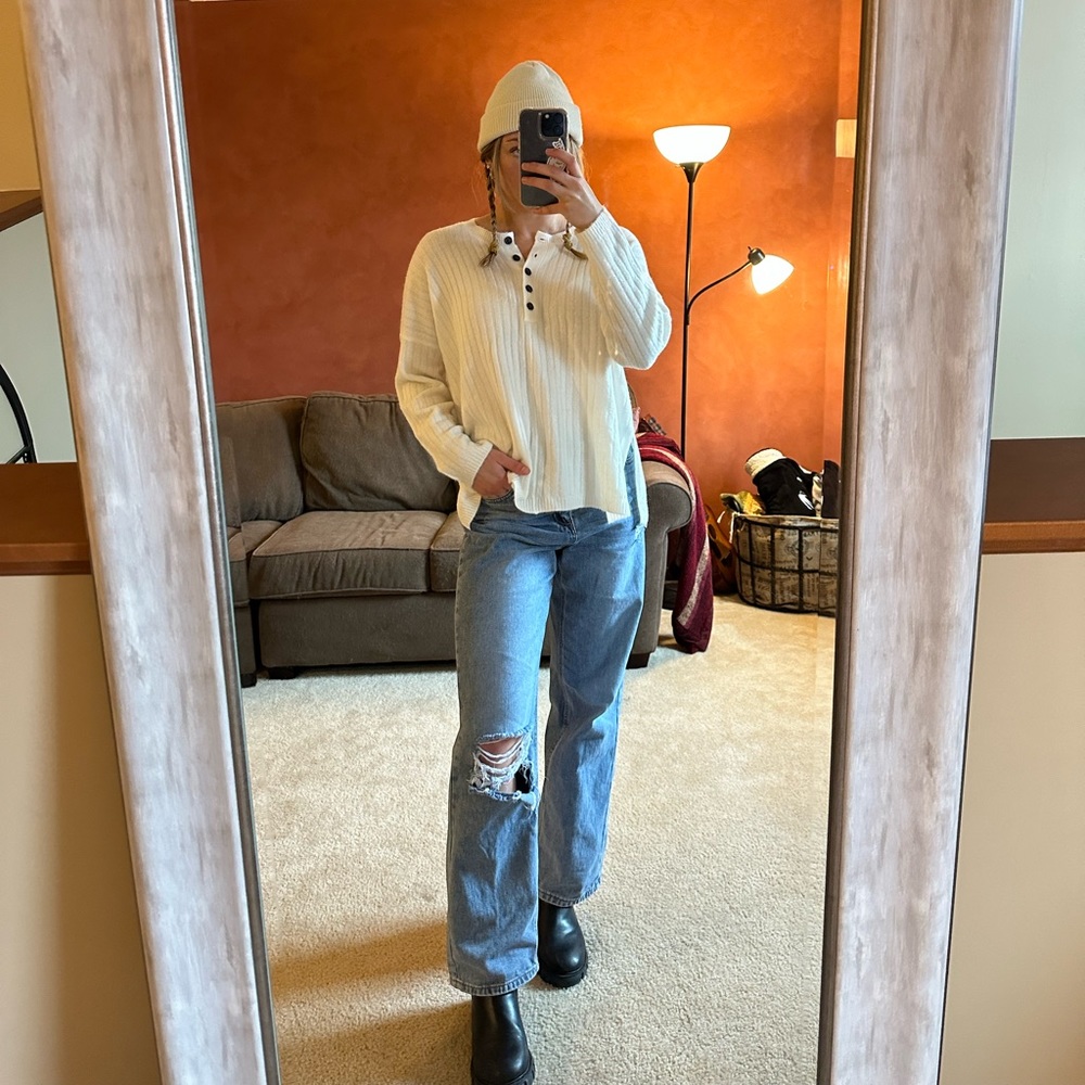 Lottie Moss white sweater